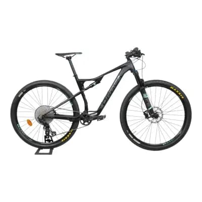 Orbea Oiz H30 - käytetty täysjoustomaastopyörä