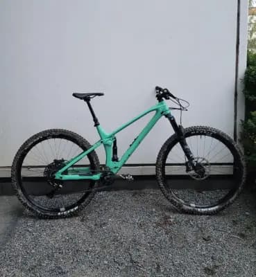 YT Izzo Core 2 29" täysjousto, Large, Tampere