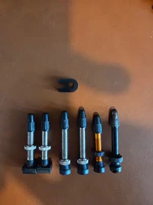 Tubeless ventiilit 6 kpl + työkalu