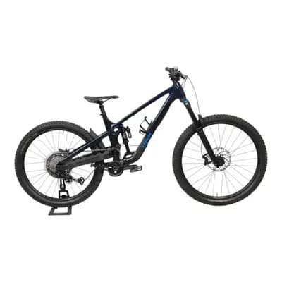 Trek Slash 8 Gen 6 - käytetty maastopyörä